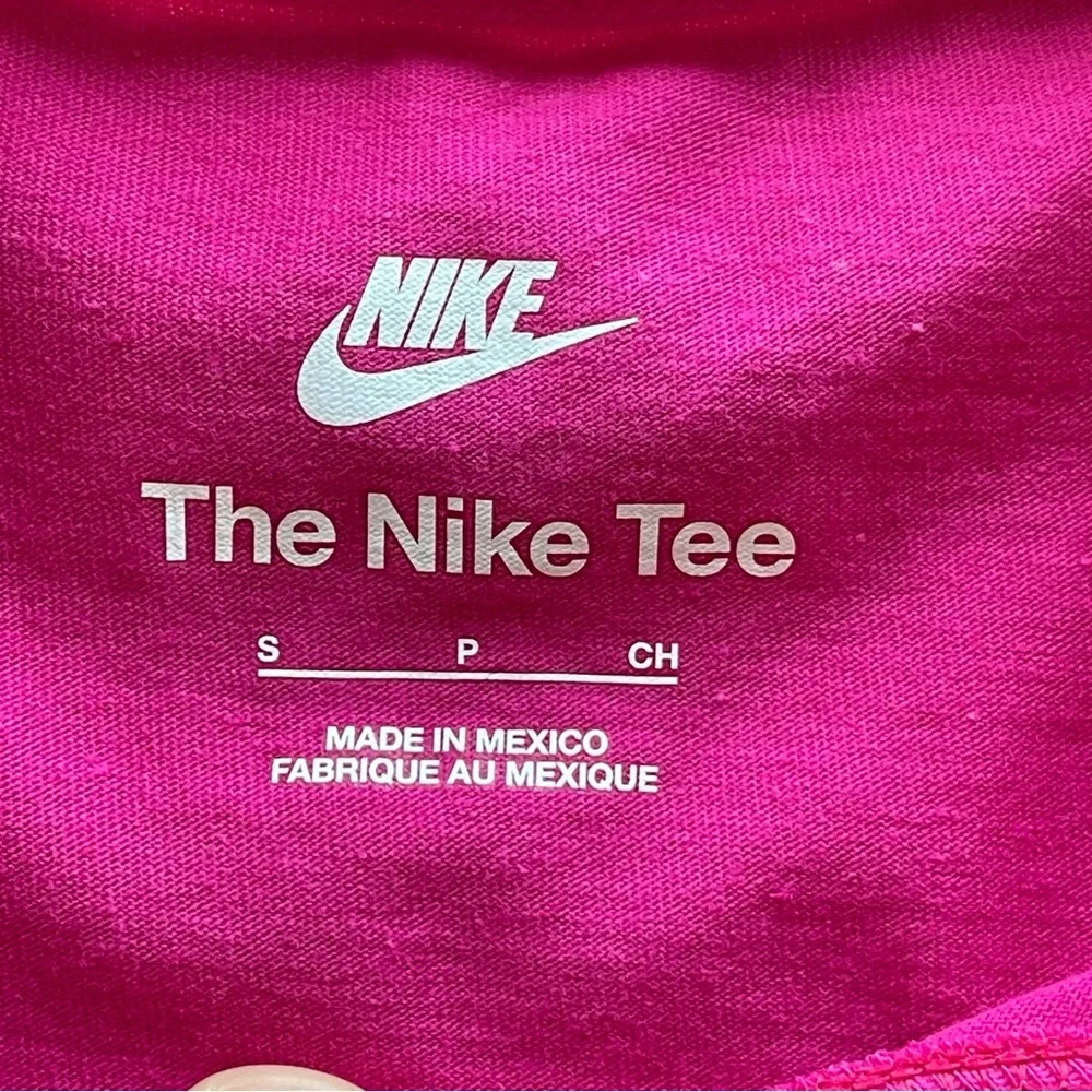 Nike Women’s  Pink T-Shirt Size Small New With Out  Tags - Picture 2 of 5